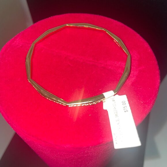 KESI JEWELS Septagon Geo Bangle - Picture 4 of 5